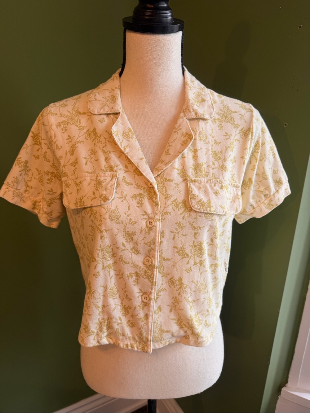Light Yellow Floral Cropped Button-Front Top
